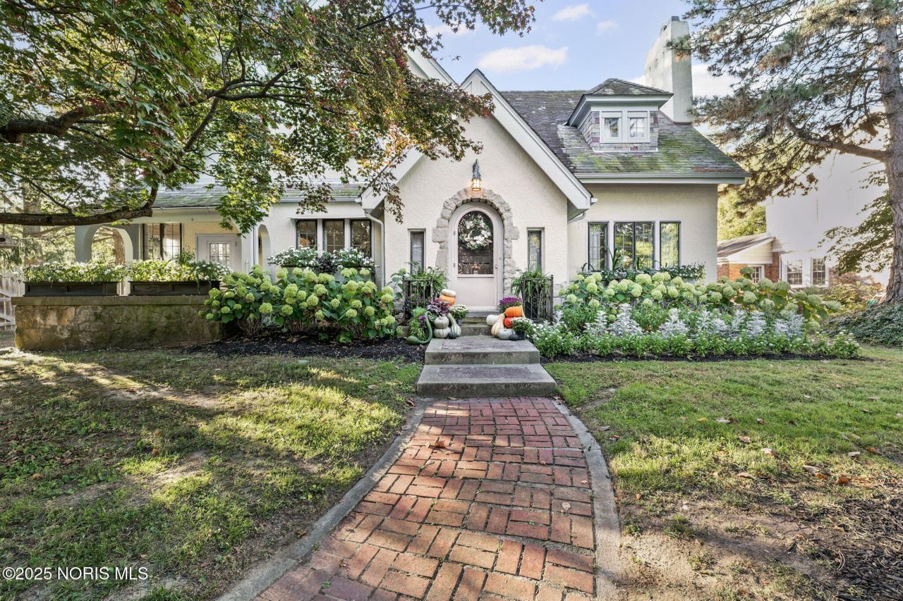 3305 W Bancroft Street, Ottawa Hills, OH 43606 Main Photo