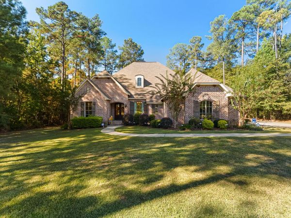 49 Parsons Creek Rd., Hattiesburg, MS 39402