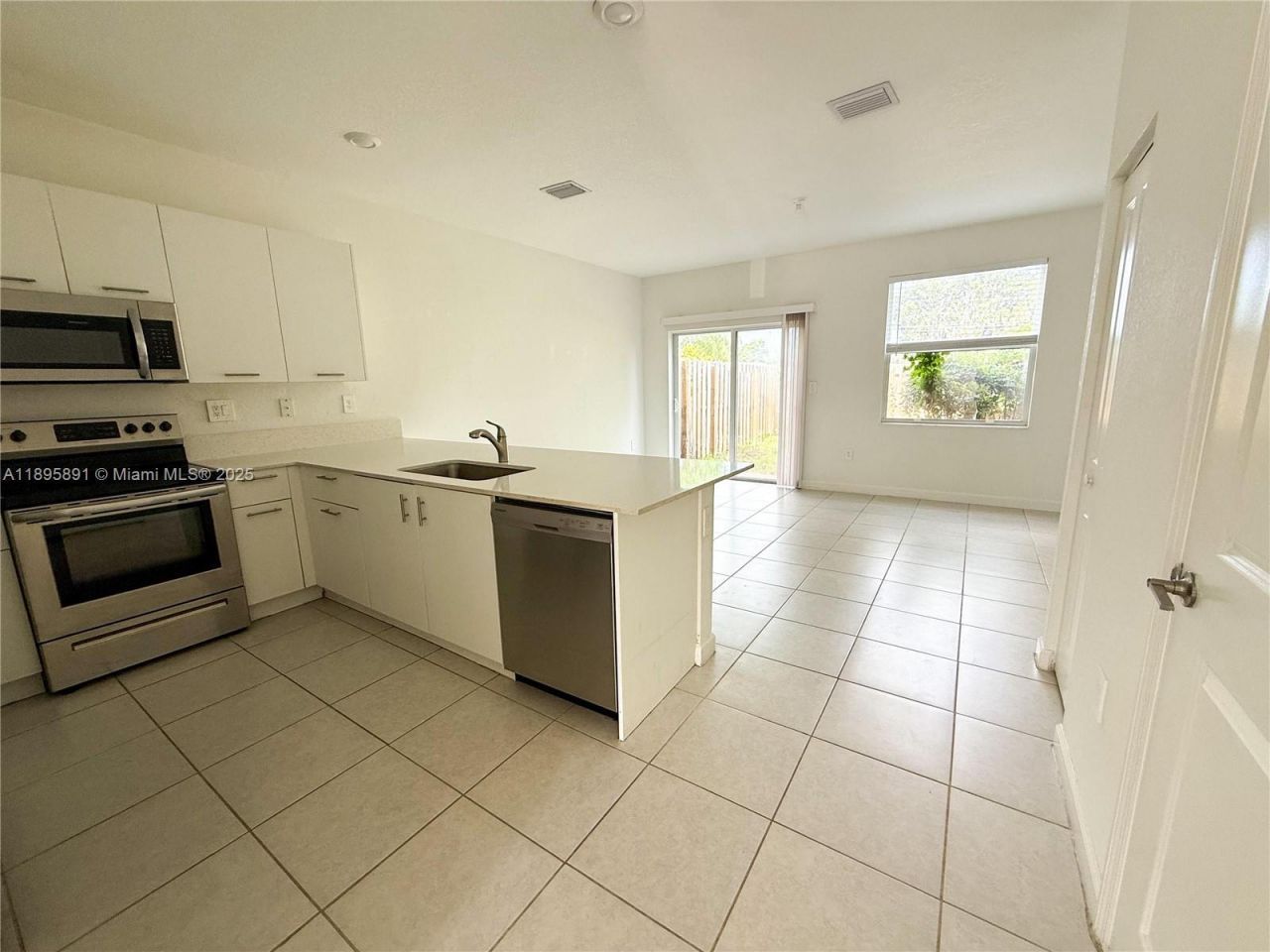 12445 NW 23rd Ct, Miami, FL 33167 Photo