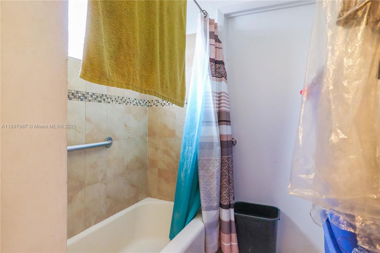 333 SW 30th Ave, Miami, FL 33135 Photo