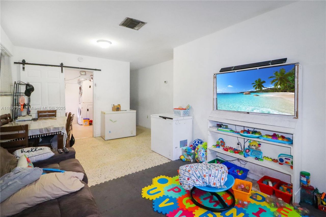 333 SW 30th Ave, Miami, FL 33135 Photo