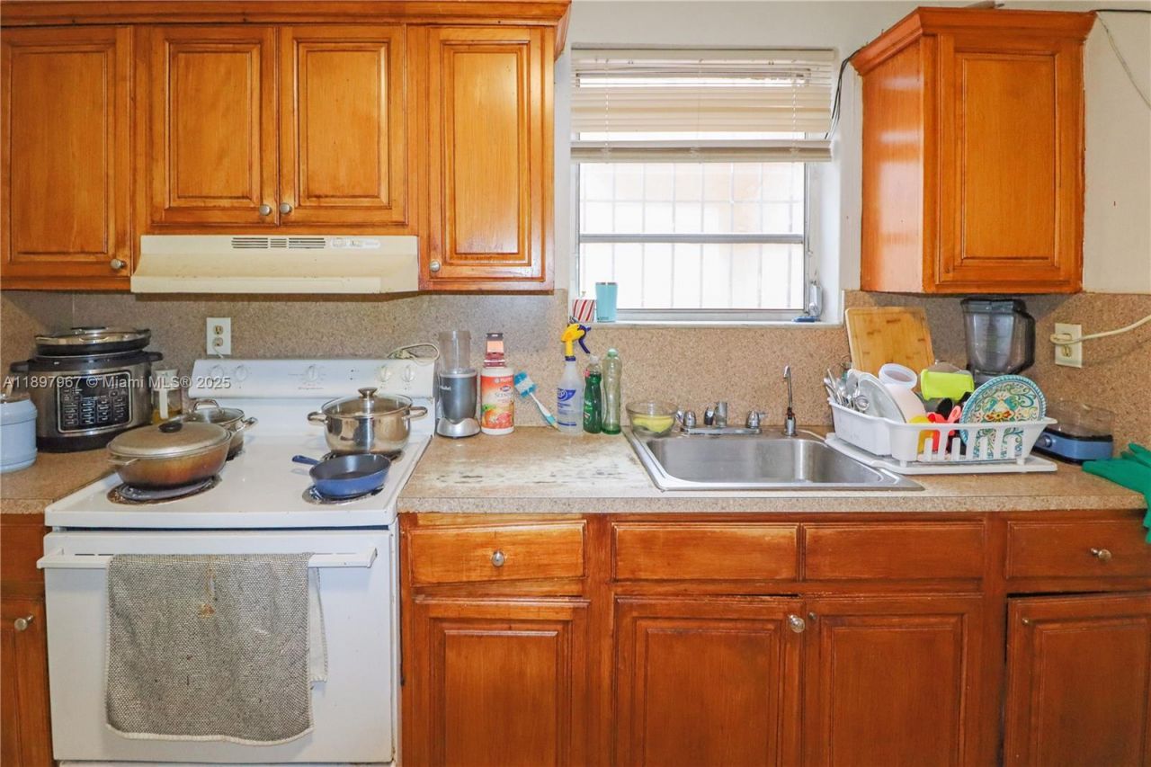 333 SW 30th Ave, Miami, FL 33135 Photo