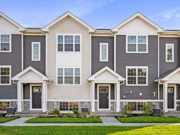 1437 Oakfield Lane, Pingree Grove, IL 60140