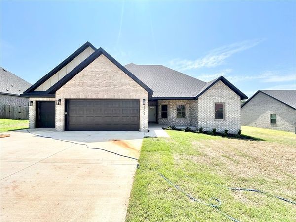 2205 Crane Avenue, Pea Ridge, AR 72751