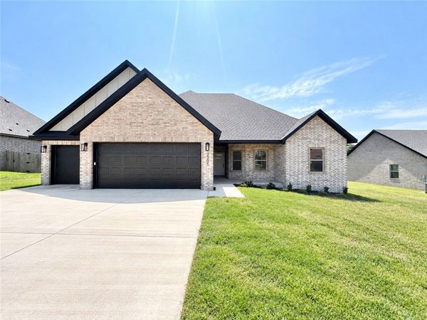 2205 Crane Avenue, Pea Ridge, AR 72751