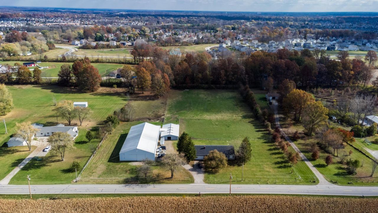 615 S Section Line Road, Delaware, OH 43015 Main Photo