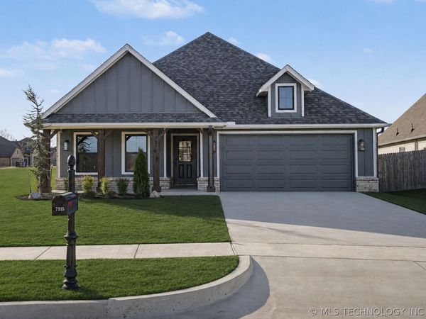 7215 E Queens Street, Broken Arrow, OK 74014