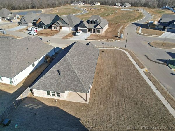 7215 E Queens Street, Broken Arrow, OK 74014