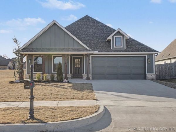 7215 E Queens Street, Broken Arrow, OK 74014