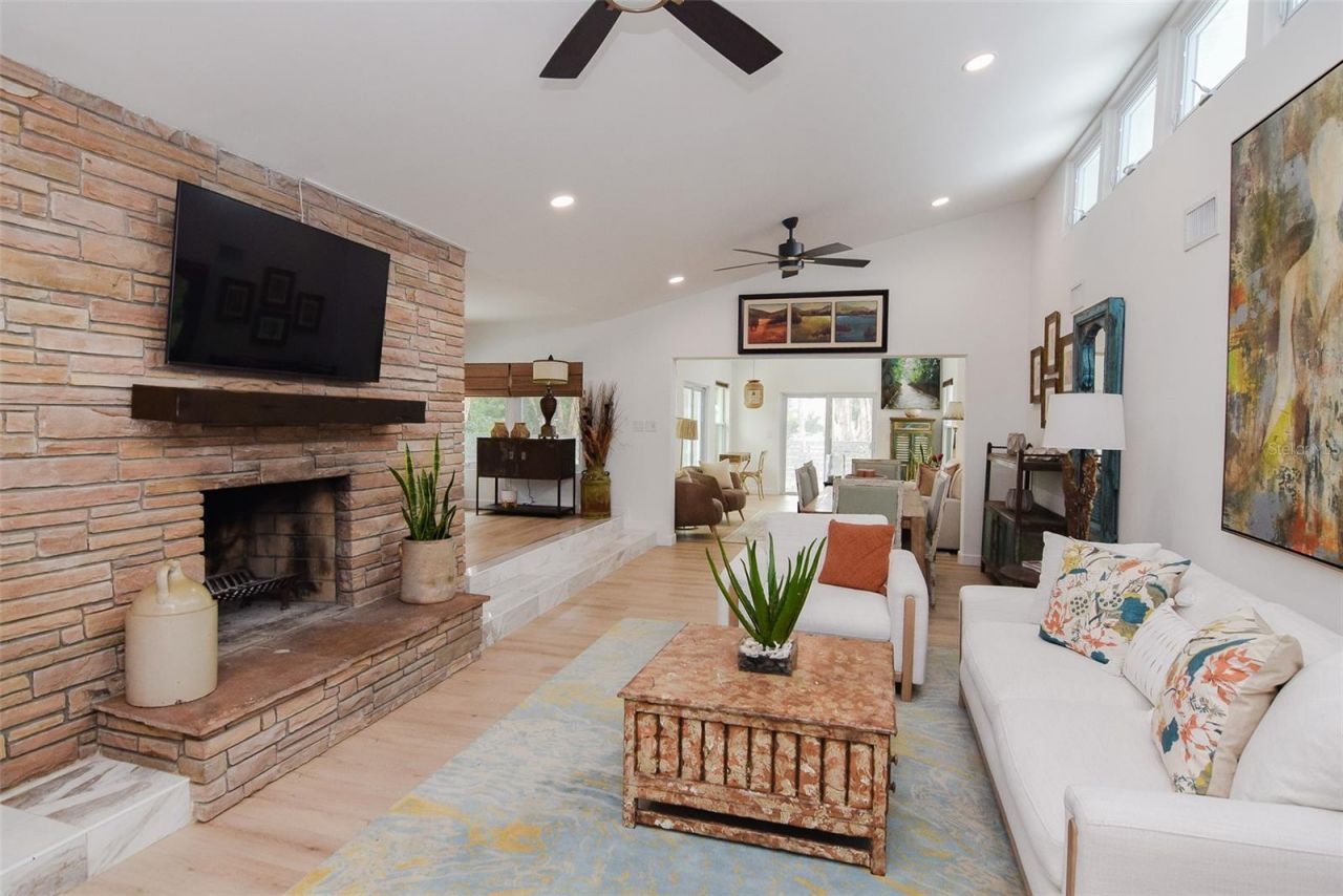 6946 Bougainvilla Avenue S, Saint Petersburg, FL 33707 Photo