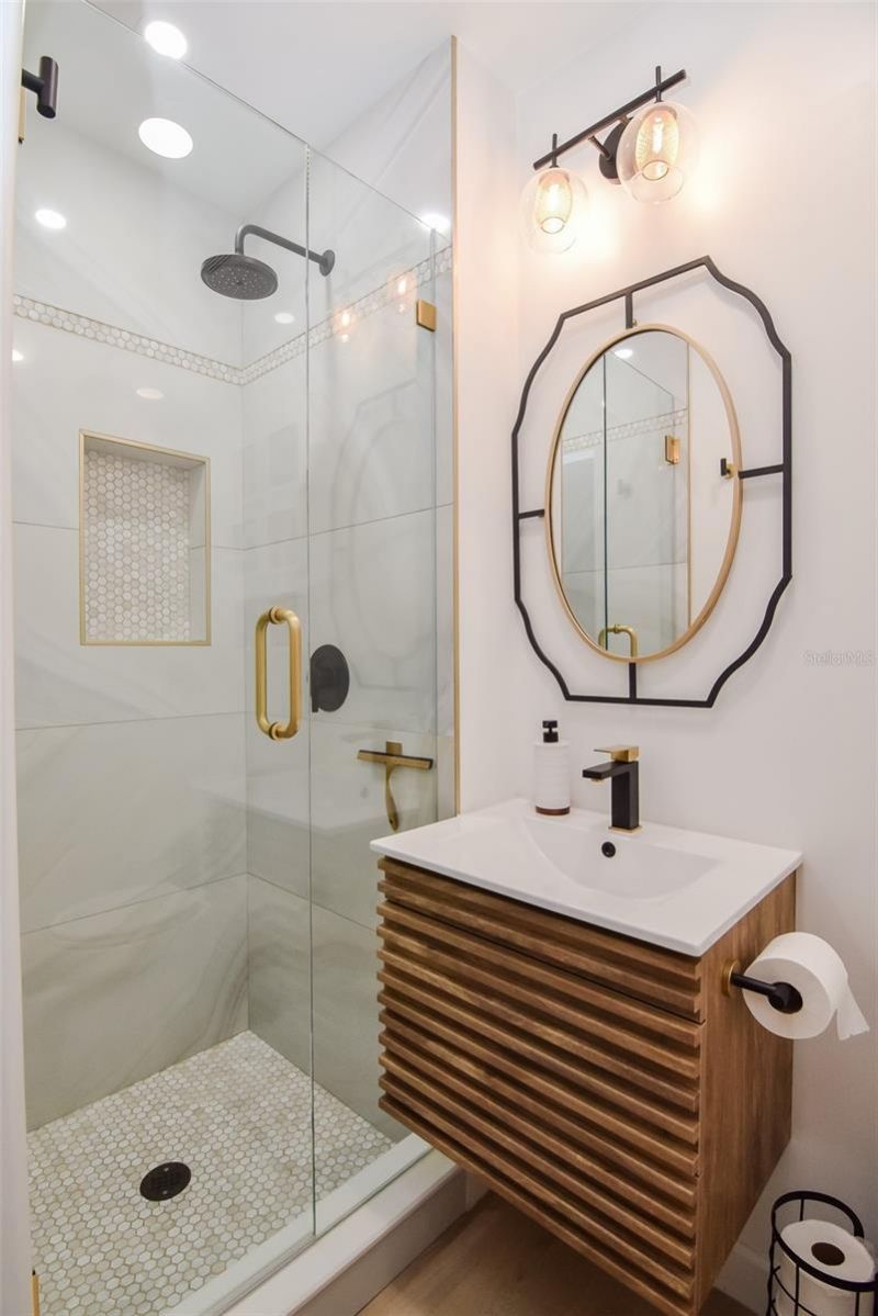 6946 Bougainvilla Avenue S, Saint Petersburg, FL 33707 Photo