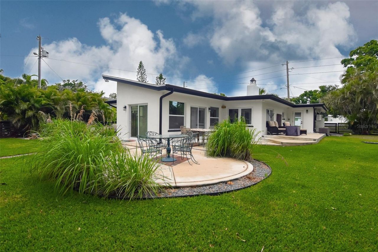 6946 Bougainvilla Avenue S, Saint Petersburg, FL 33707 Photo