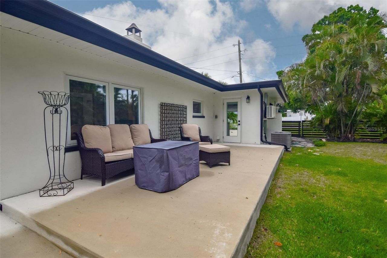 6946 Bougainvilla Avenue S, Saint Petersburg, FL 33707 Photo