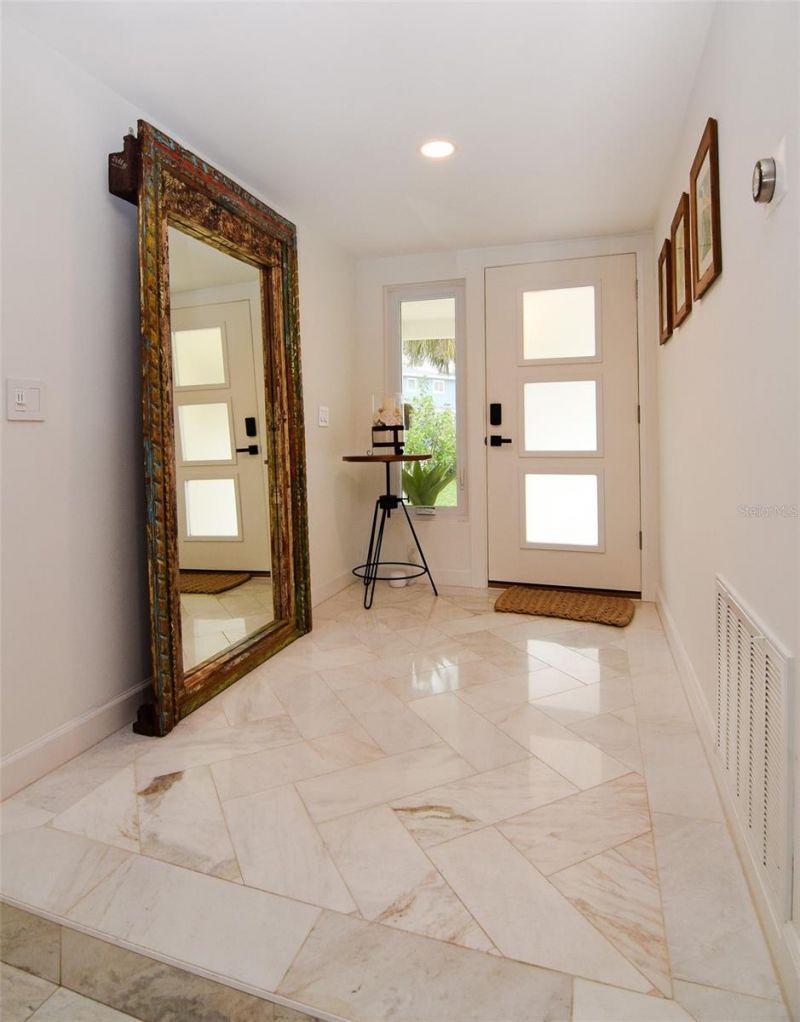 6946 Bougainvilla Avenue S, Saint Petersburg, FL 33707 Photo