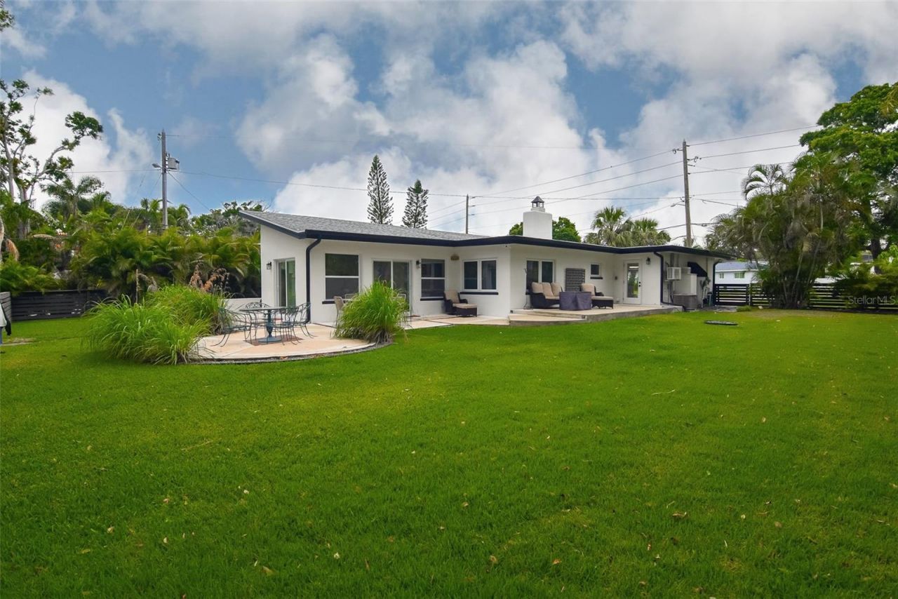 6946 Bougainvilla Avenue S, Saint Petersburg, FL 33707 Photo