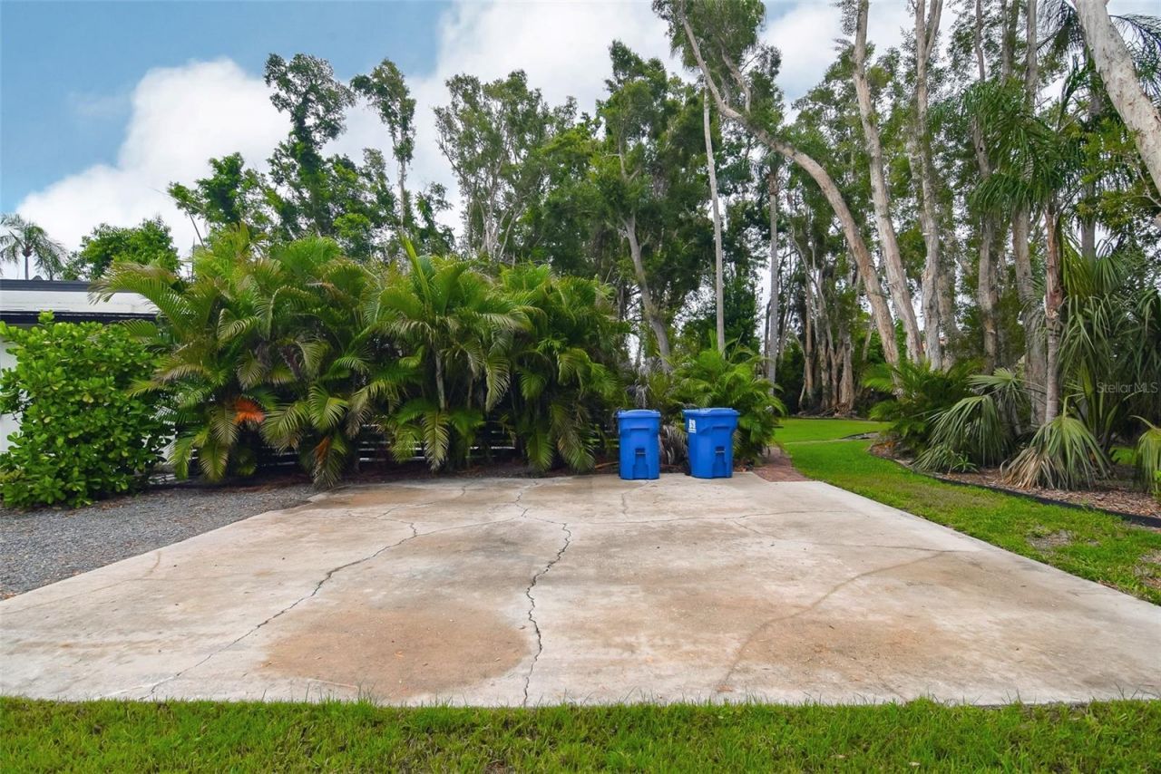 6946 Bougainvilla Avenue S, Saint Petersburg, FL 33707 Photo