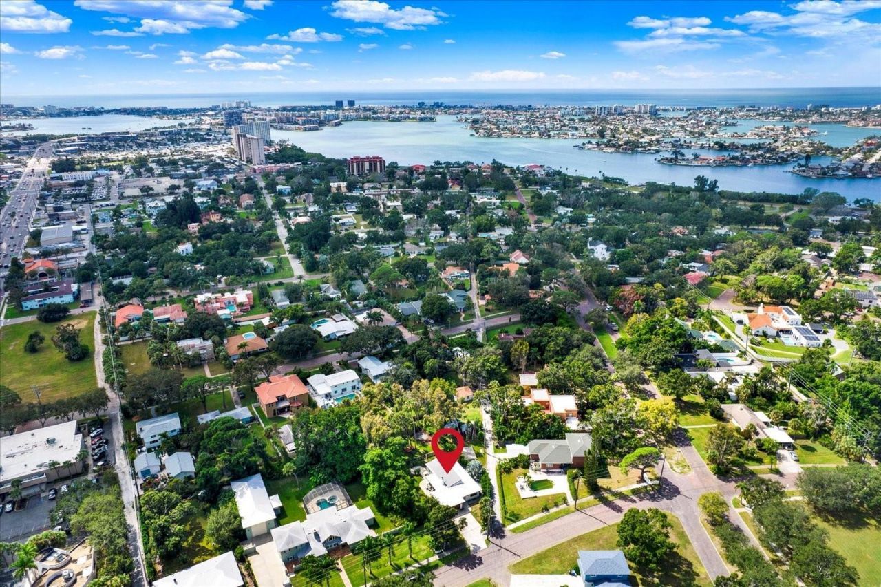 6946 Bougainvilla Avenue S, Saint Petersburg, FL 33707 Photo