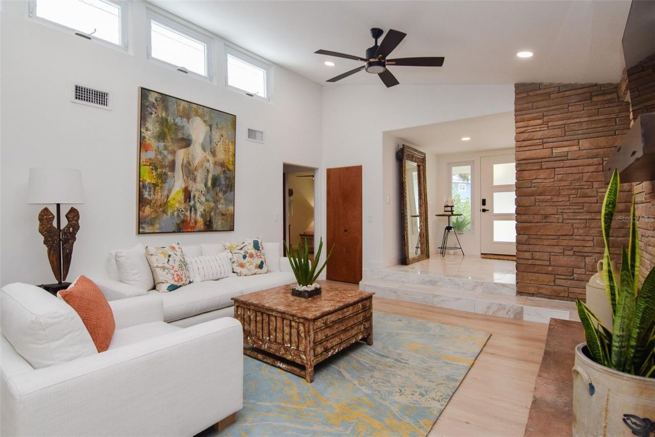 6946 Bougainvilla Avenue S, Saint Petersburg, FL 33707 Photo