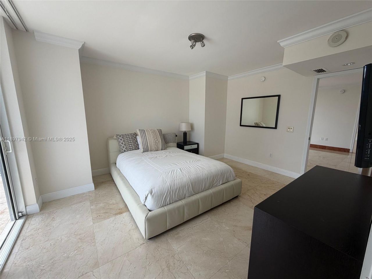 50 Biscayne Blvd, Unit 5211, Miami, FL 33132 Photo