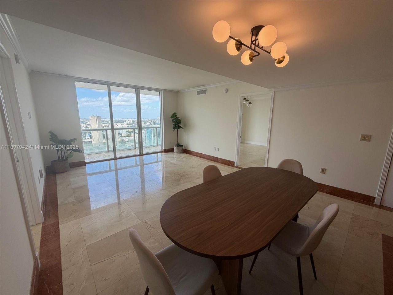 50 Biscayne Blvd, Unit 5211, Miami, FL 33132 Photo