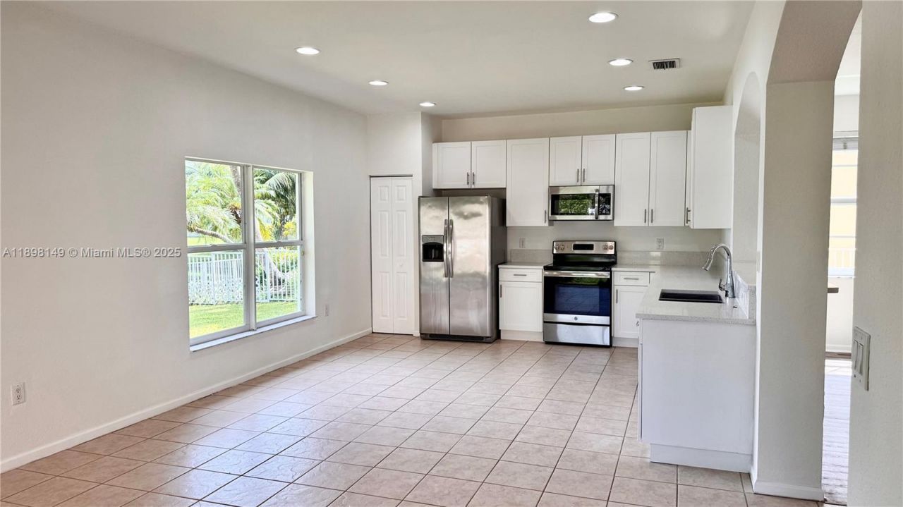 13843 SW 31st St, Miramar, FL 33027 Photo