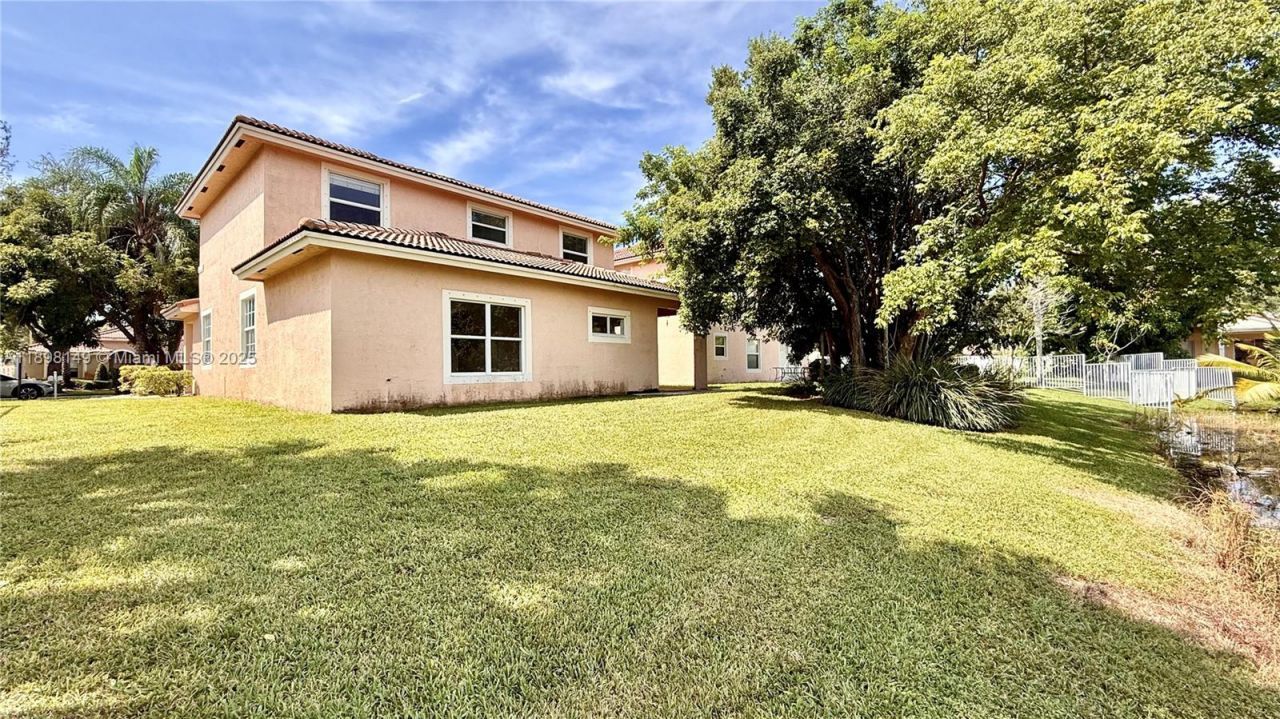 13843 SW 31st St, Miramar, FL 33027 Photo