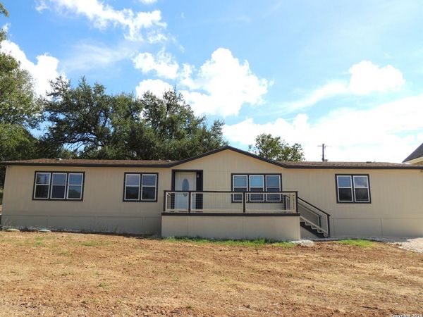 1456 Lonesome, Canyon Lake, TX 78133