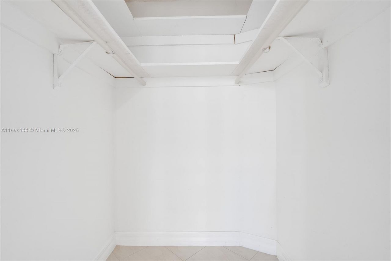 18071 Biscayne Blvd, Unit 1204, Aventura, FL 33160 Photo