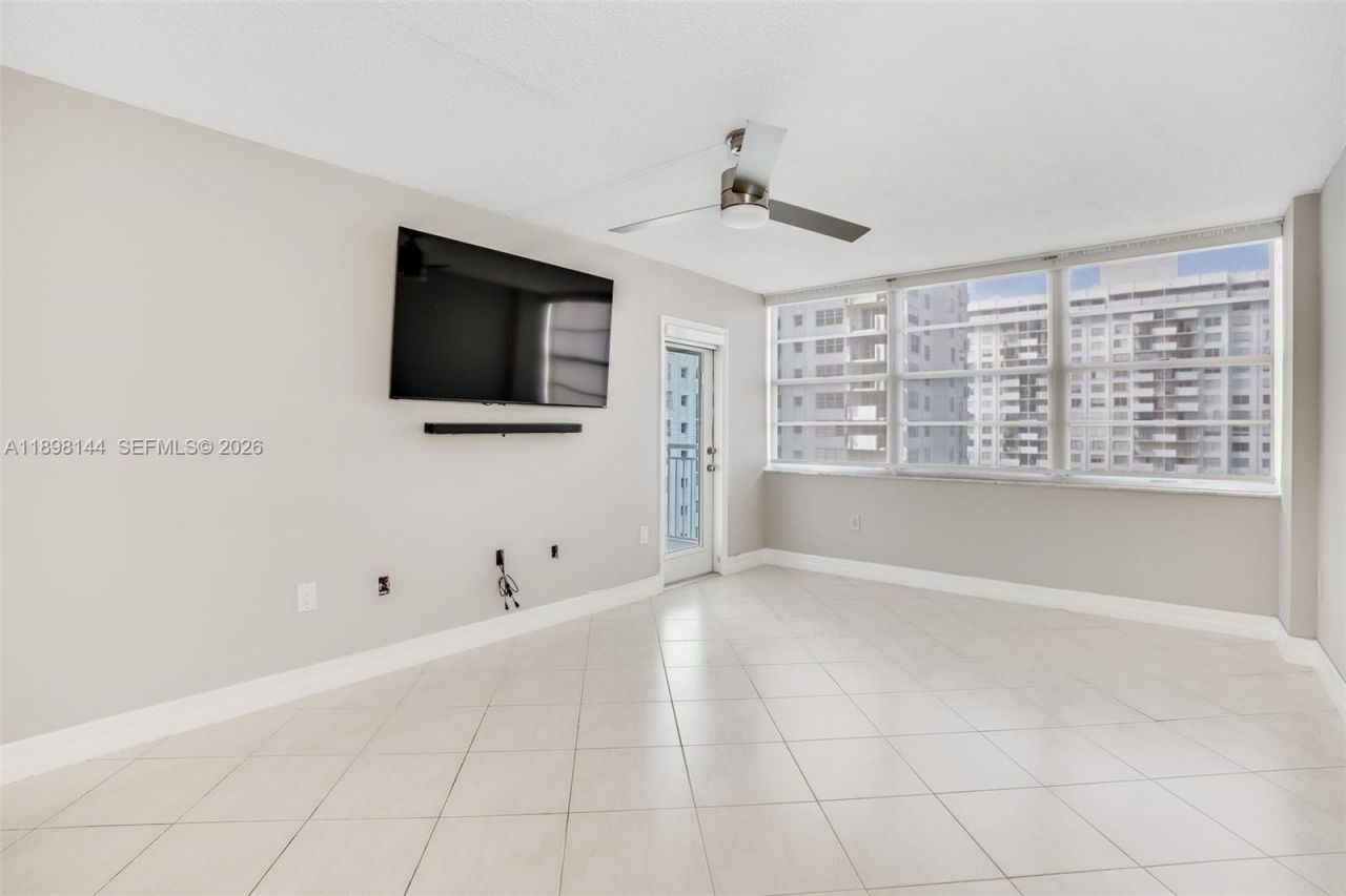 18071 Biscayne Blvd, Unit 1204, Aventura, FL 33160 Photo