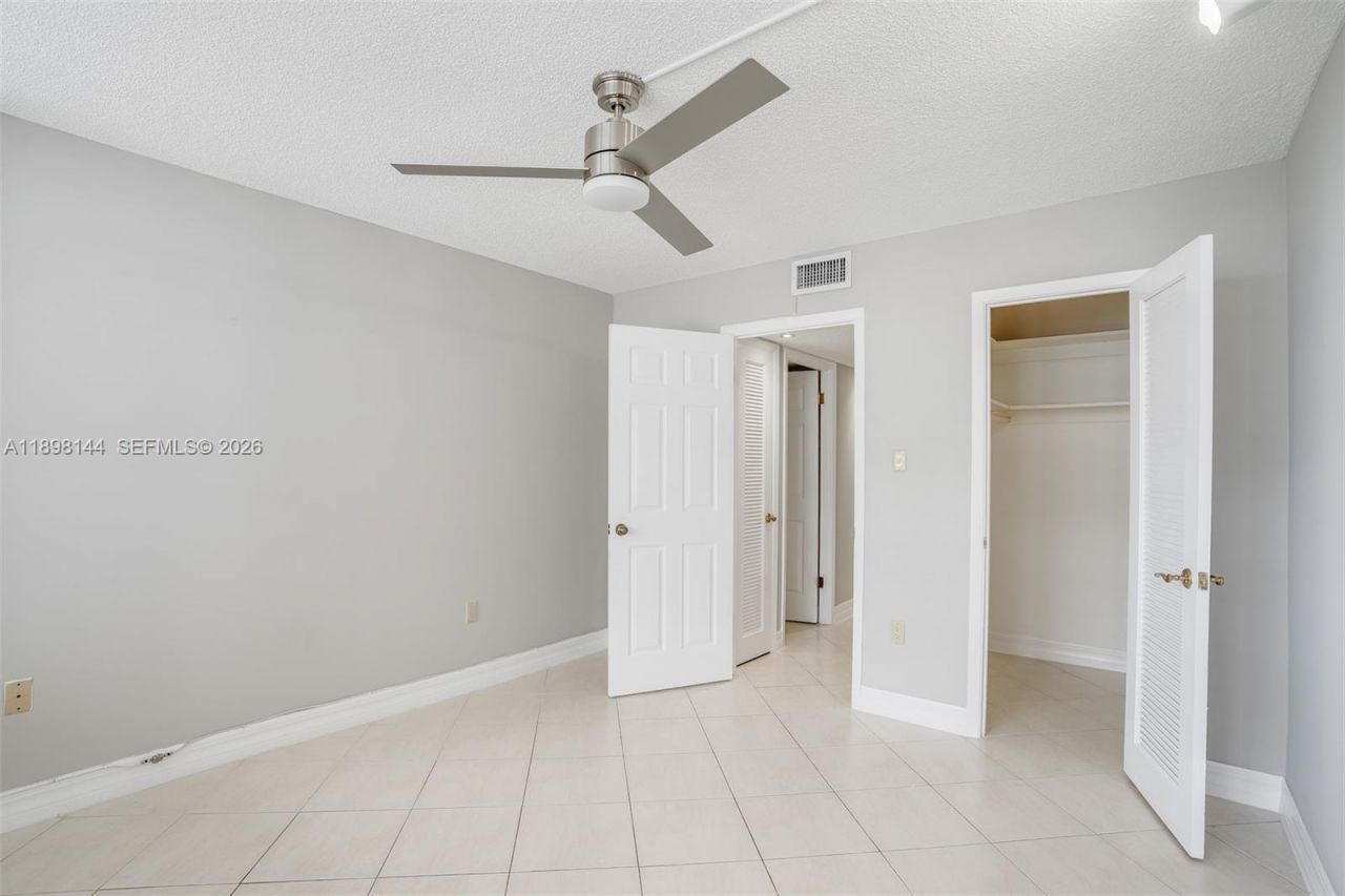 18071 Biscayne Blvd, Unit 1204, Aventura, FL 33160 Photo