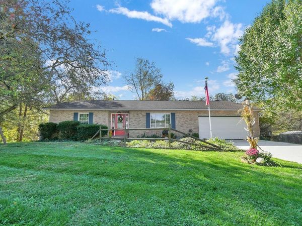 49 Kenwick Circle, Granville, OH 43023