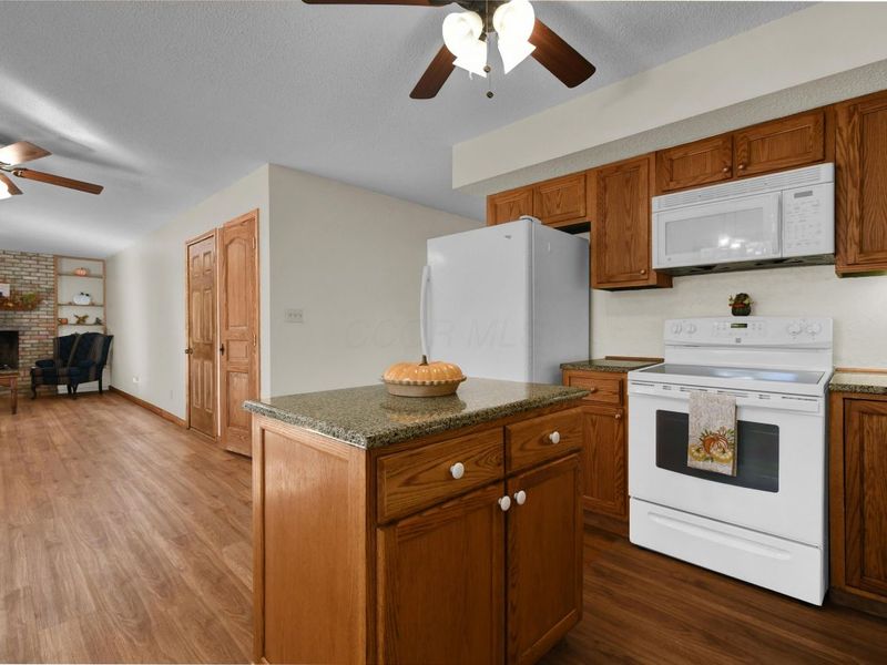 49 Kenwick Circle, Granville, OH 43023 Photo 8