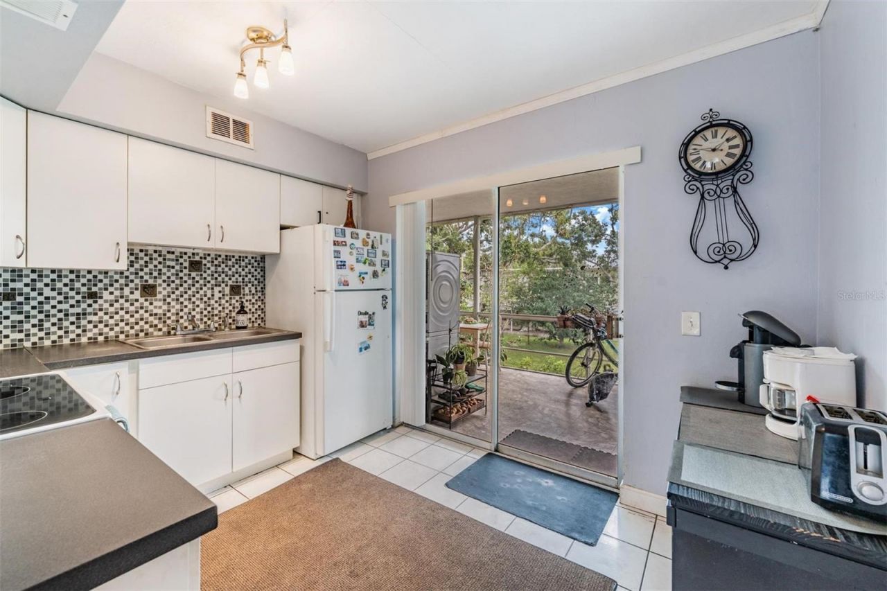 5665 40th Avenue N, Unit 407, Kenneth City, FL 33709 Photo