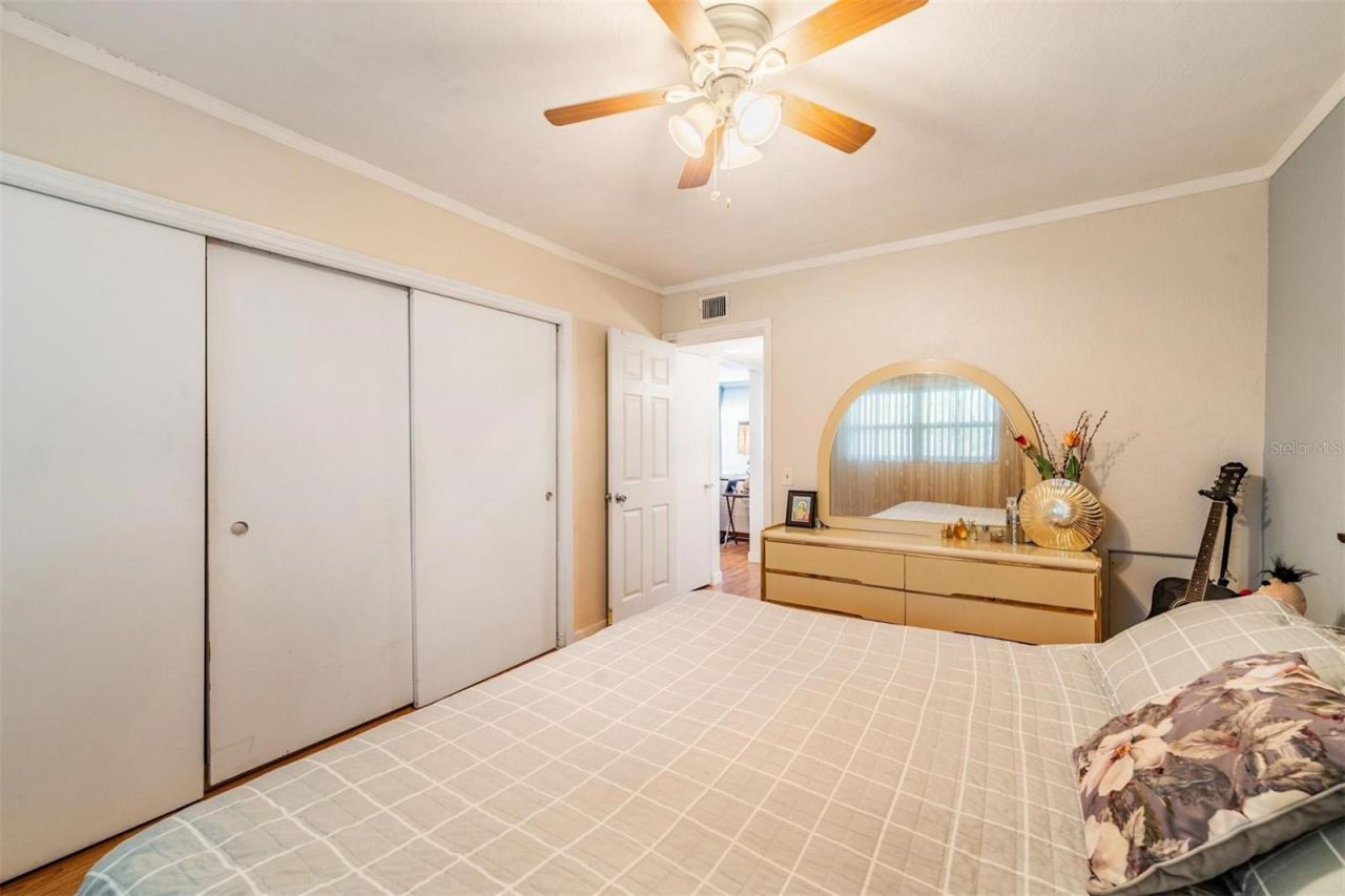 5665 40th Avenue N, Unit 407, Kenneth City, FL 33709 Photo