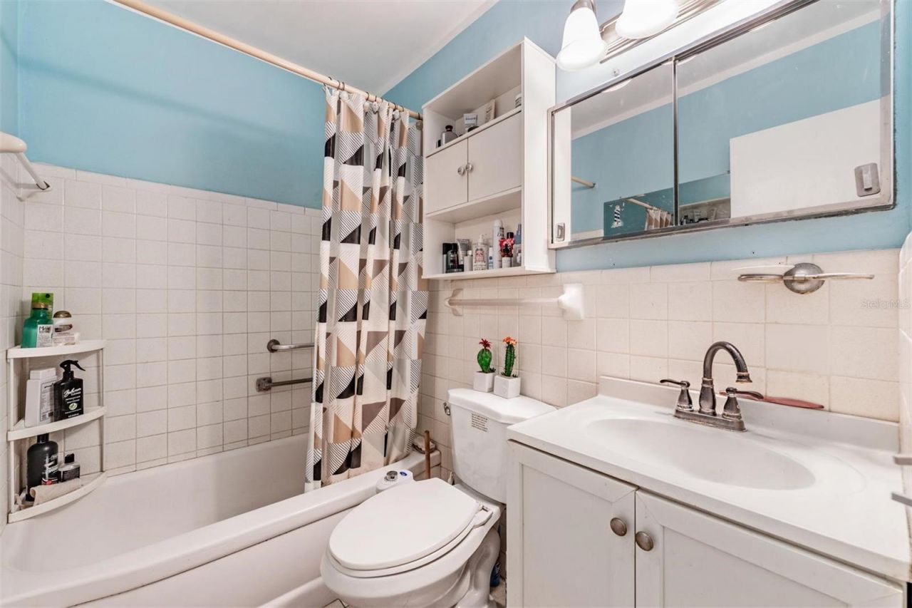 5665 40th Avenue N, Unit 407, Kenneth City, FL 33709 Photo