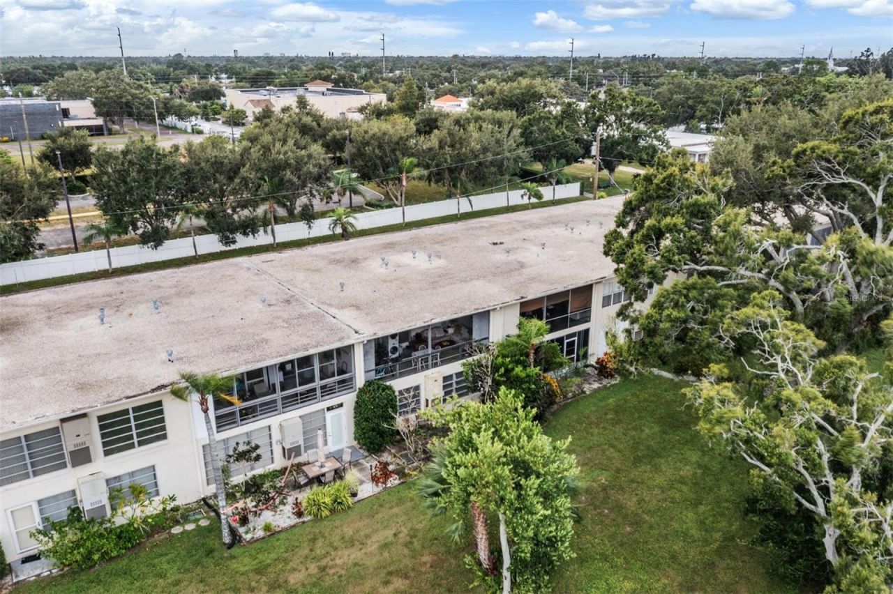 5665 40th Avenue N, Unit 407, Kenneth City, FL 33709 Photo