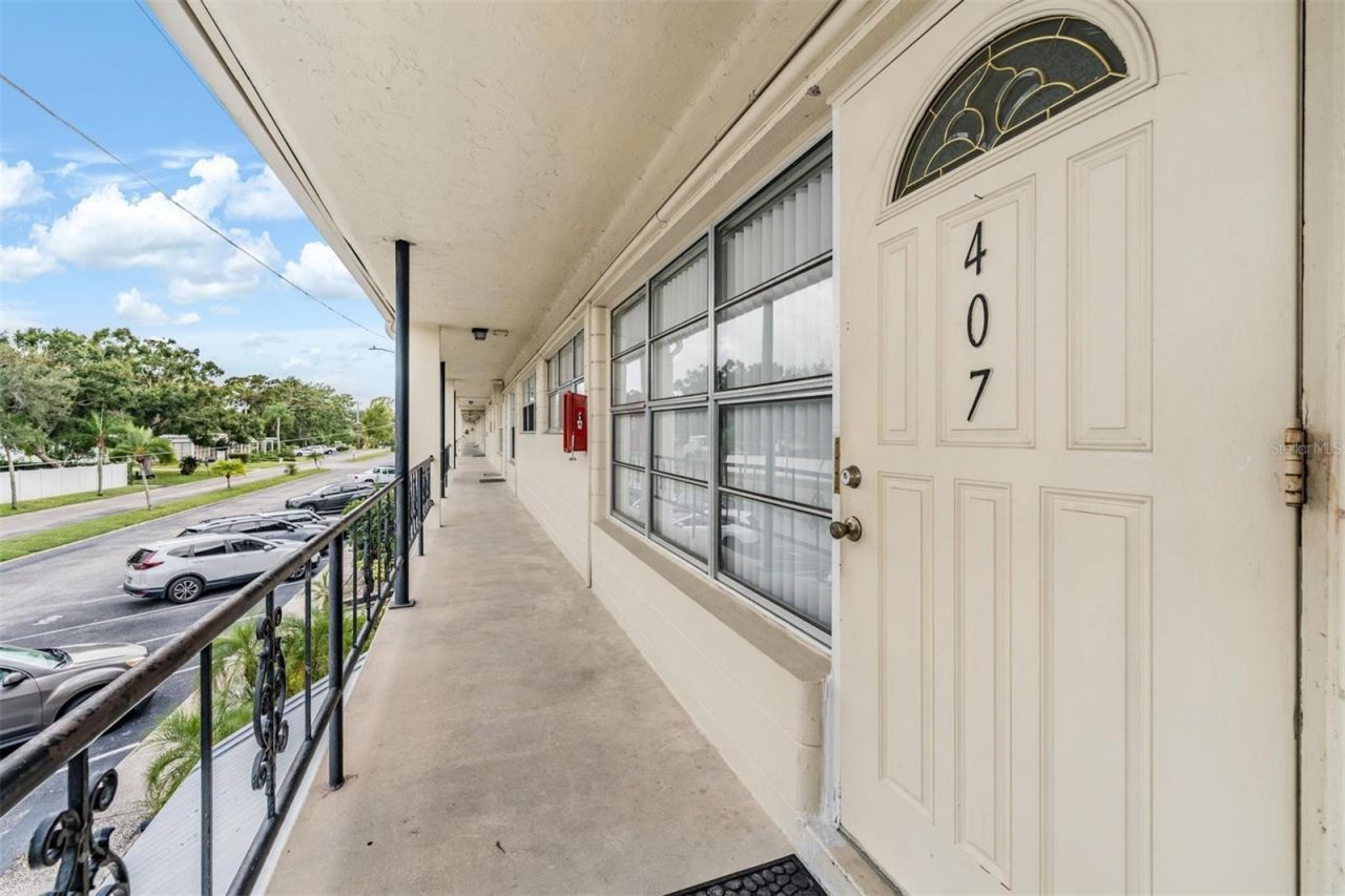 5665 40th Avenue N, Unit 407, Kenneth City, FL 33709 Photo