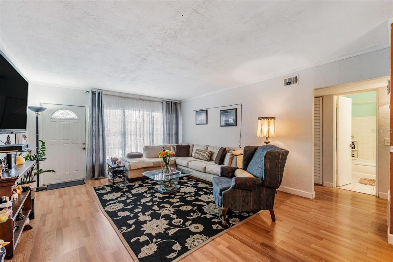 5665 40th Avenue N, Unit 407, Kenneth City, FL 33709 Photo