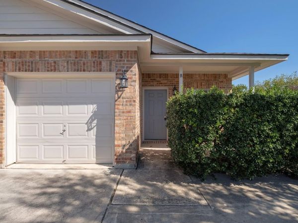 2300 S Bagdad RD, Unit B, Leander, TX 78641