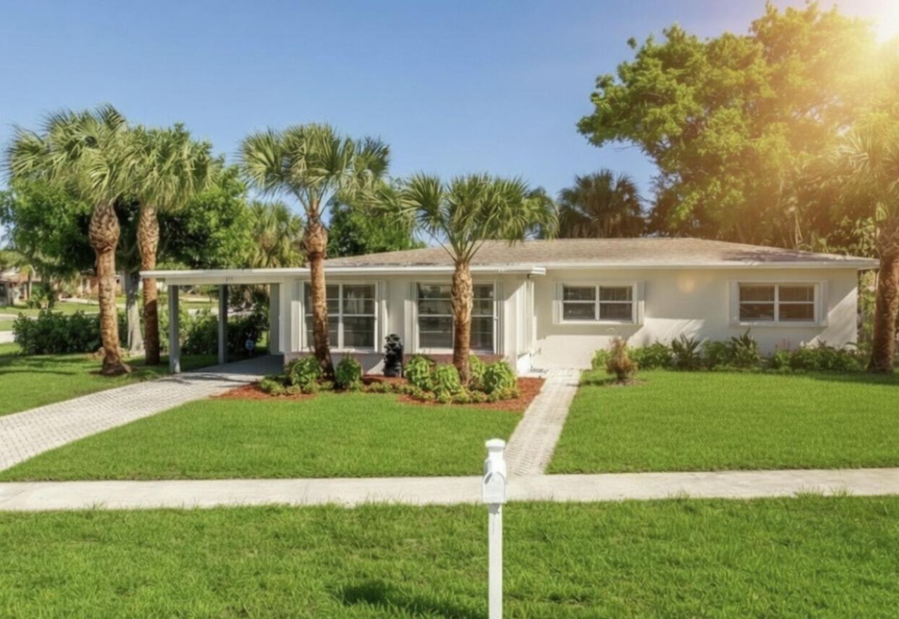 702 S 12th Street, Lantana, FL 33462 Main Photo