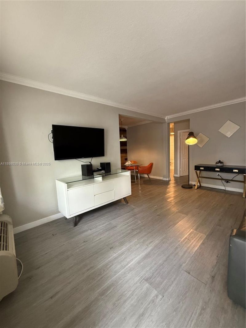 7710 Harding Ave, Unit 1, Miami Beach, FL 33141 Photo