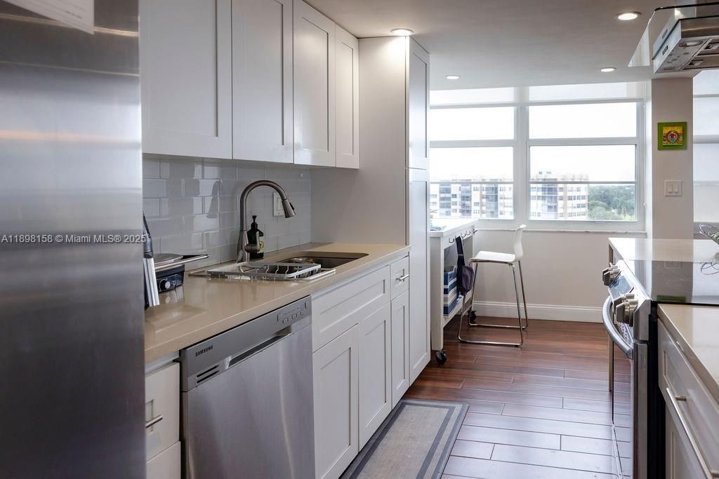 1300 Saint Charles Place, Unit PH12, Pembroke Pines, FL 33026 Photo