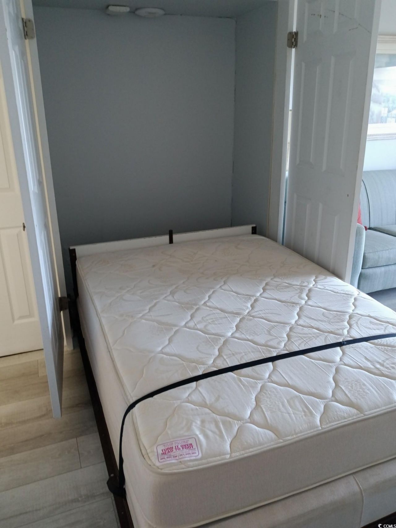 210 75th Ave N Photo 5