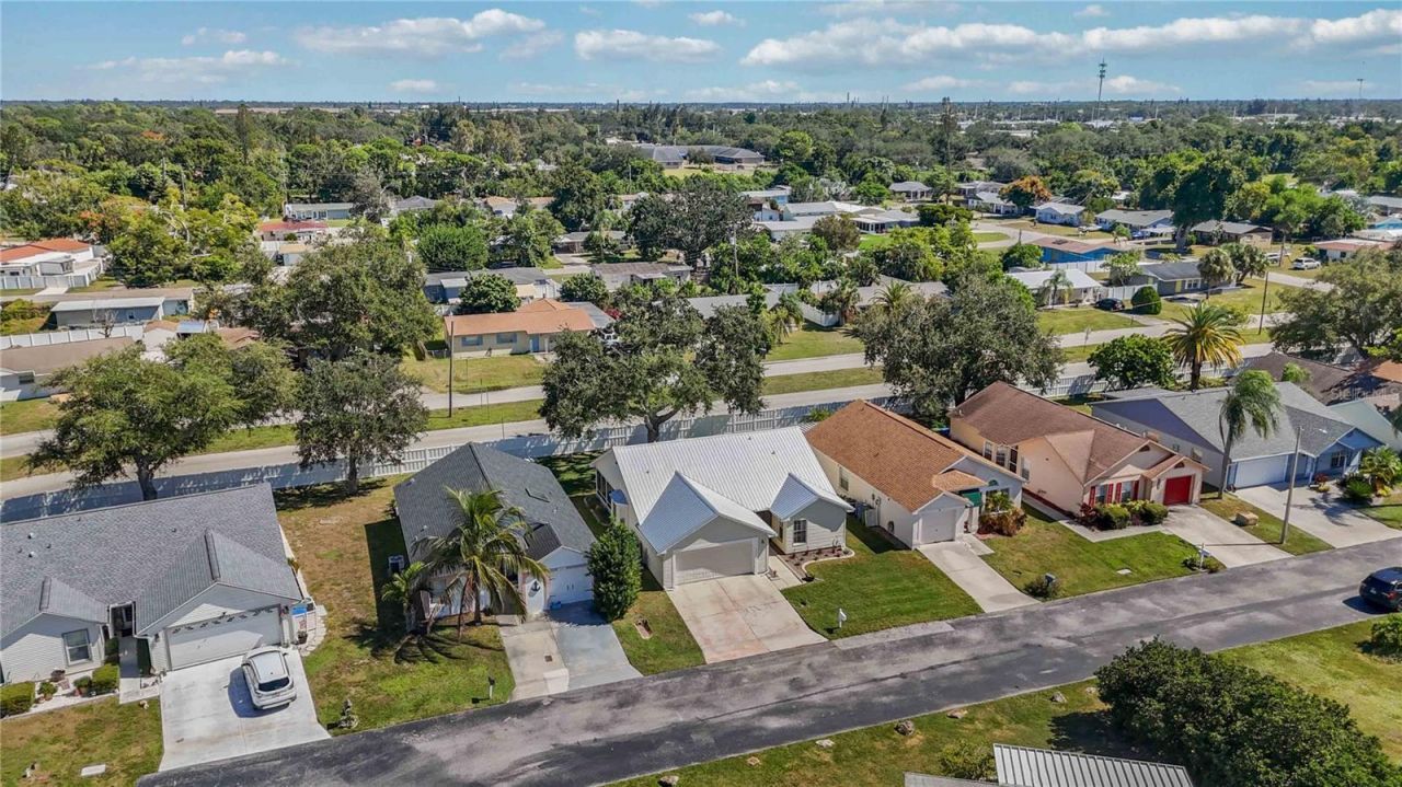 3937 37th Street Court W, Bradenton, FL 34205 Photo