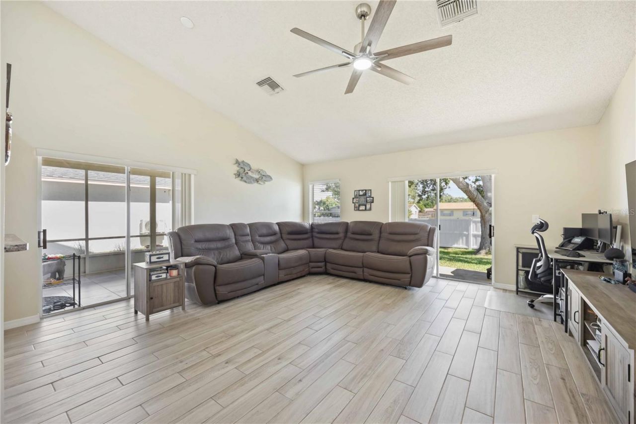 3937 37th Street Court W, Bradenton, FL 34205 Photo