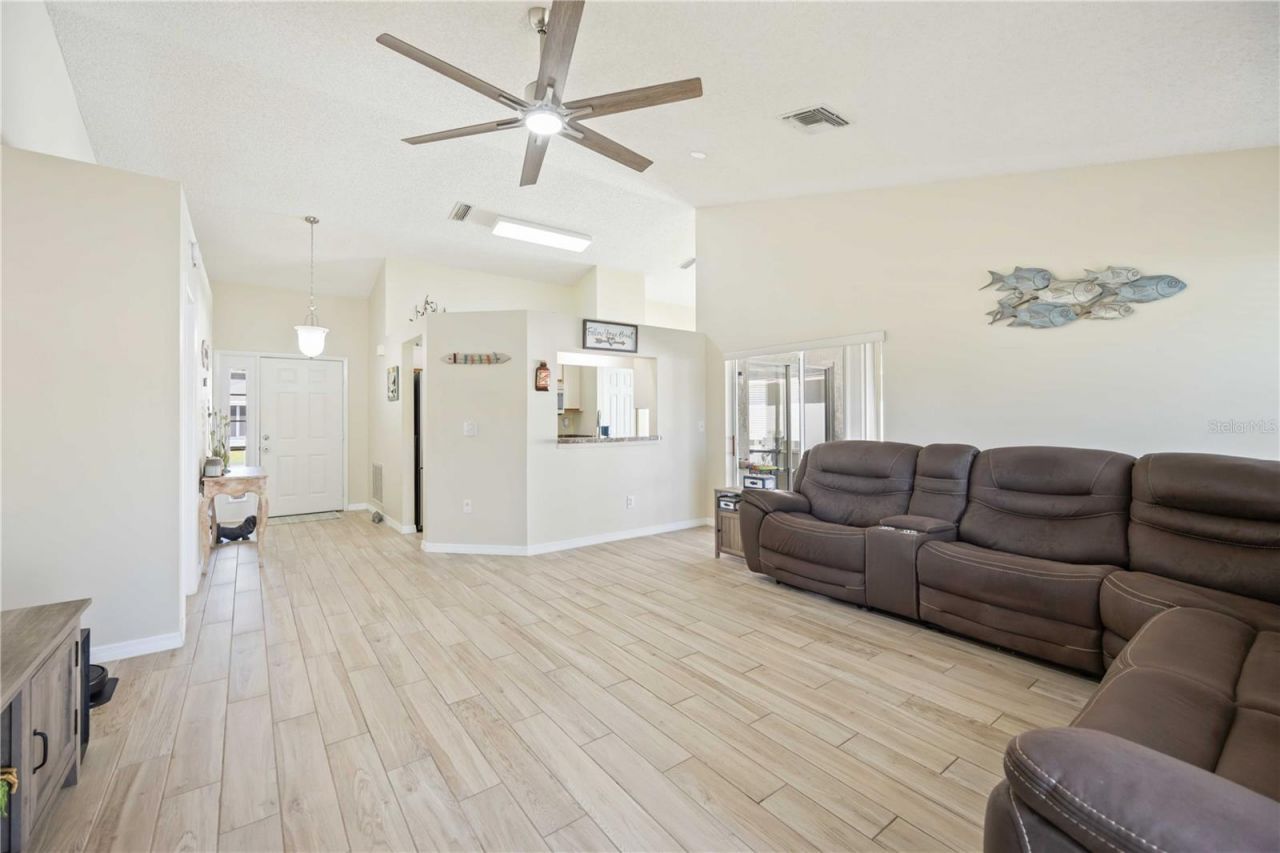 3937 37th Street Court W, Bradenton, FL 34205 Photo