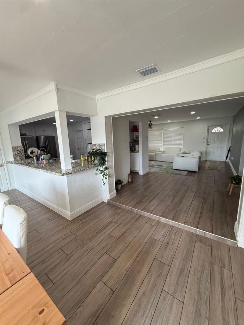 8600 NW 27th Pl, Sunrise, FL 33322 Photo