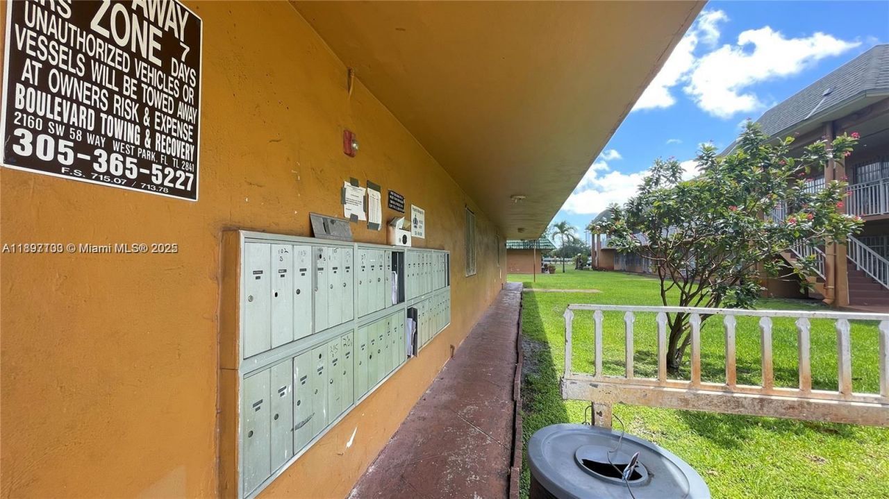 271 NW 177th St, Unit B-104, Miami Gardens, FL 33169 Photo