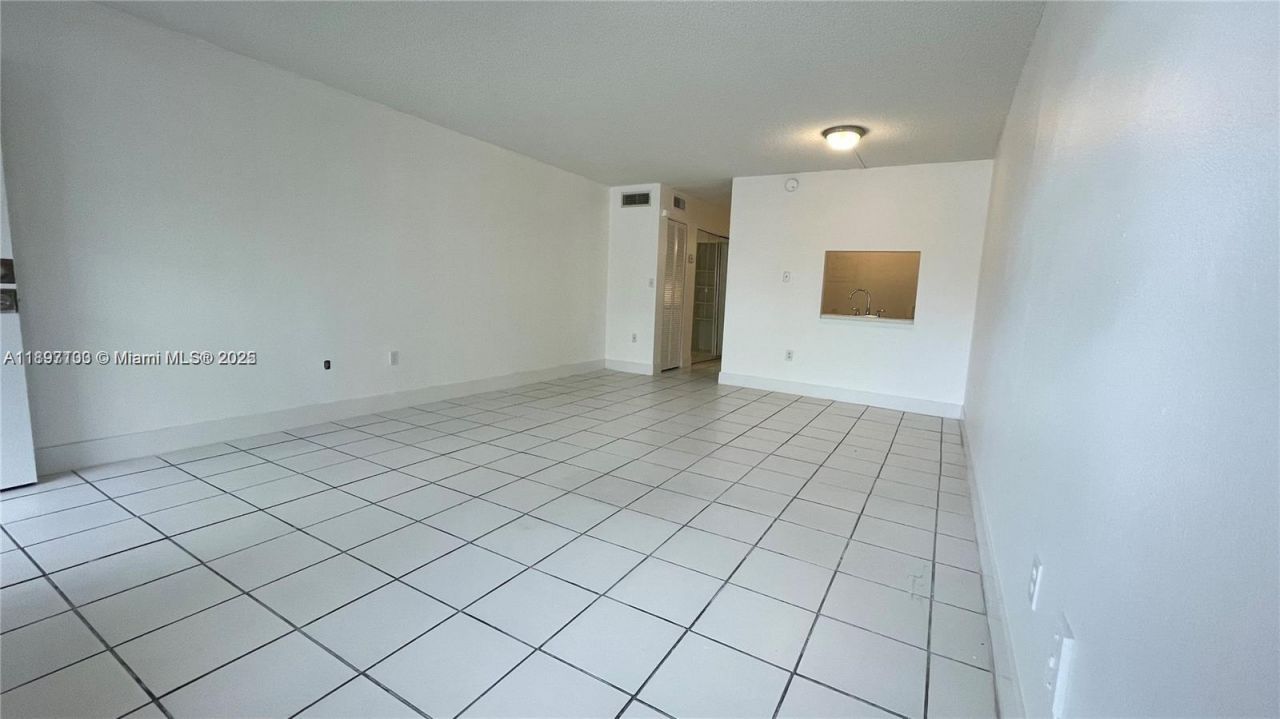 271 NW 177th St, Unit B-104, Miami Gardens, FL 33169 Photo