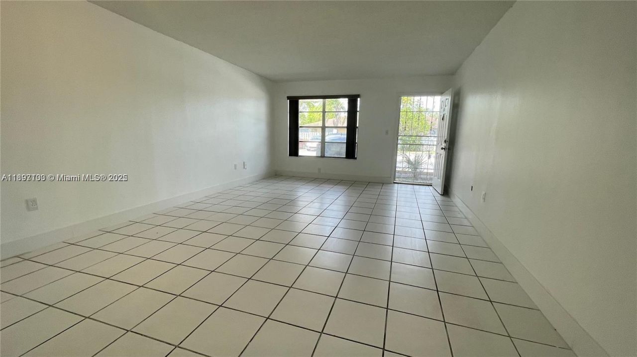 271 NW 177th St, Unit B-104, Miami Gardens, FL 33169 Photo